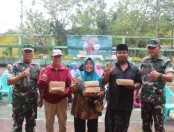 Kodim 1202/Singkawang Kembali Gelar Bakti Sosial Pemberian Paket Makanan Untuk Masyarakat Kurang Mampu.