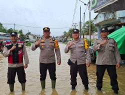 Banjir Terus Bergerak Ke Ilir. Kecamatan Kembayan, Sejumlah Wilayah Terendam Hingga 2 Meter