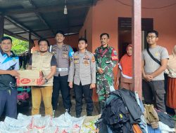Polsek dan Koramil Sekayam Bantu Penyaluran Bantuan Sosial untuk Korban Banjir di Sekayam