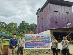 Kapolsek Sandai sosialisasi ke warga,pasang sepanduk larang tambang ilegal 