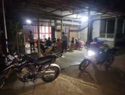 Patroli Malam Hari Polsek Menukung Sambangi Warga