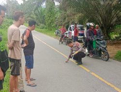 Polsek Mempawah Hulu Lakukan Cek TKP Kecelakaan Lalu Lintas. 