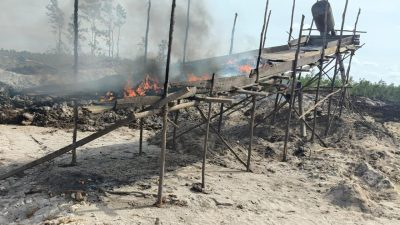Polres Ketapang Bakar Sarana PETI di Matan Hilir Selatan