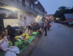 Polsek Ngabang: Upaya Cegah Kriminalitas Di Pasar Rakyat