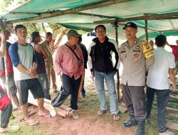 Bhabinkamtibmas Polsek Siding Sambangi Rumah Duka, Wujud Empati dan Kepedulian