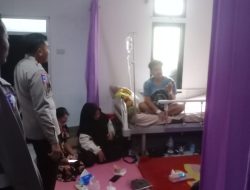 Kasat Lantas Polres Melawi Jenguk Korban Kecelakaan