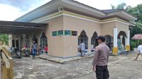 Ciptakan Rasa Aman Anggota Polsek Kuala Behe Lakukan Pam Sholat Jumat