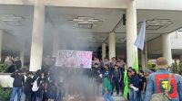 Surat Tak Direspon Mahasiswa Geruduk DPRD Provinsi Kalbar 