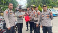 Polsek Pontianak Barat Jalin Sinergitas dengan Petugas Keamanan, Serahkan Sarana Kontak