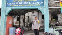 Polsek Mandor Berikan Pengamanan Sholat Jum’at Di Masjid Baitul Jama’iyah Mandor