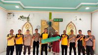 Jelang Bulan Suci Ramadhan 1446 Hijriah, Polsek Seluas Bersihkan Surau Al-Hikmah