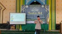 Kapolres Kapuas Hulu Berikan Materi Pengenalan Diri dan Potensi Remaja di Pesantren Kilat Masjid Agung Darunnajah