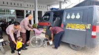 Tindakan Cepat dan Humanis Petugas Piket Kepada Warga Yang Membutuhkan Pertolongan