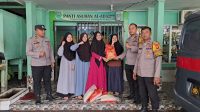 Ramadhan Berkah, Polsek Pontianak Kota Salurkan Bantuan Sembako ke Tiga Panti Asuhan