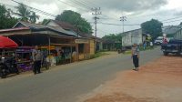 Polsek Mempawah Hulu Laksanakan Pengamanan Pasar Juadah.