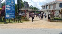 Berikan Rasa Aman , Personel Polsek Mempawah Hulu Laksanakan Pengamanan Misa Minggu.