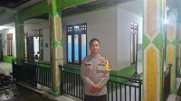 Bhabinkamtibmas melaksanakan Giat Sholat Tarawih Keliling Bulan Suci Ramadhan 1446 H/ 2025