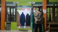 Ciptakan Rasa Aman Saat Beribadah, Polsek Sayan Melaksanakan Pengamanan Sholat Tarawih
