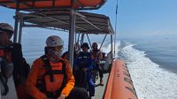 Di Hari Ke -4 Sat Polairud Polres Ketapang Bersama Basarnas dan BPBD Laksanakan Giat SAR Pencarian Korban Di Duga Tenggelam 