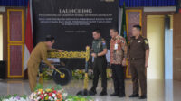 Bupati Sintang Luncurkan Program Perlindungan untuk 4.500 Pekerja Sawit