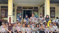 Edukasi Dini Tentang Kepolisian, PAUD Pelangi Bunda Rintau Kunjungi Mapolsek Sekayam