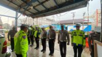 Ploting Point Satlantas Polres Melawi Di Tengah Cuaca Gerimis