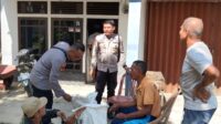 Personil Polsek Mempawah Hulu sambangi warga karangan, sampaikan himbauan kamtibmas.
