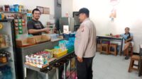 Patroli Polsek Ngabang Menyasar Ke Pertokoan Himbau Kepada Warga Untuk Melapor Apabila Ada Aksi Premanisme