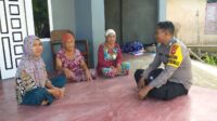 Bhabinkamtibmas Polsek Benua Kayong Bripka Wandra Sambangi Warga Desa Sukabaru, Imbau Warga Jaga Kamtibmas