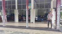 Polsek Menjalin Melaksanakan Pengamanan Ibadah Hari Minggu Demi Ciptakan Keamanan dan Ketertiba