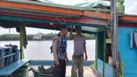 SAT POLAIRUD POLRES KETAPANG LAKSANAKAN PATROLI RUTIN DAN HIMBAU NELAYAN UNTUK WASPADA CUACA