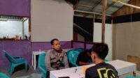 Patroli Humanis Polsek Mandor, Polisi Ngobrol Santai Sampaikan Pesan Kamtibmas