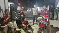 Sambangi warga Yang Sedang Kumpul/Nongkrong, Patroli Polsek Menjalin, Ajak Warga Jaga Kamtibmas Yang Kondusif