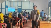 Bhabinkamtibmas Polsek Sandai Hadiri Sosialisasi dan Penyampaian Nilai Appraisal Kompensasi ROW SUTT di Desa Muara Jekak