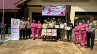 Dalam Rangka HUT Bhayangkara ke-79, Polsek Sengah Temila Salurkan Bansos kepada Warga yang Membutuhkan