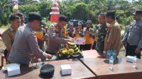 Polsek Ngabang Gelar Syukuran HUT Bhayangkara ke-79 Di Demplot Jagung Desa Jelimpo