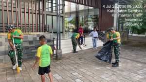 Satgas Pamtas RI-MLY Yonarhanud 1 Kostrad Pos Gabma Sajingan Gelar Karya Bakti Bersihkan Masjid