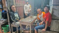 Patroli Malam Polsek Air Besar: Sambangi Warga yang Sedang Santai, Sampaikan Pesan Kamtibmas