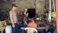 Petugas Patroli Sambangi Warga, Bangun Kedekatan Lewat Obrolan Ringan