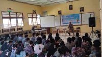 Polsek Kembayan Edukasi Siswa Baru: Tertib Lalu Lintas dan Tolak Narkoba!
