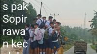 Oplet Jurusan Anjungan-Mandor Diduga Langgar UU, lalulintas Mengangkut Anak-anak Sekola Melebihi Kapasitas, Rawan Kecelakaan.
