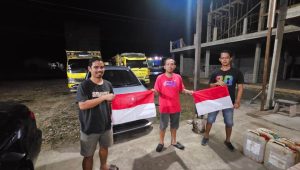 Jelang HUT ke-80 RI, Polres Sanggau Bagikan Bendera Merah Putih untuk Kobarkan Semangat Nasionalisme