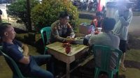 Patroli Malam Temui Warga Santai dan Sambangi Penjual Mainan di Pasar Malam