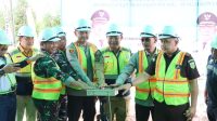 Bersama Unsur Forkopimda Kapolres Ketapang Hadiri Launching Pembangunan Jalan Pelang – Kepuluk