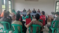 KAPOLSEK MERANTI LAKSANAKAN SOSIALISASI UNTUK MENANAM JAGUNG