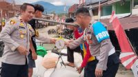 Kapolsek Mempawah Hulu Beli Hasil Panen Jagung Petani, Dukung Perekonomian Lokal