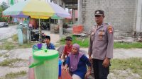 Sapa Warga di Warung Hingga Pedagang Kecil, Polsek Mandor Gelar Patroli Siang