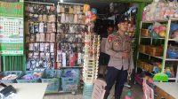 Polisi Laksanakan Patroli Siang, Sapa Warga di Warung dan Sambangi Pemilik Toko
