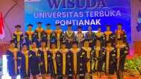 Inspiratif, Personel Polres Landak Raih Gelar S.H. di Tengah Tugas Kepolisian