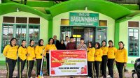 Jum’at Berkah, Polwan Polres Landak Gelar Baksos dan Bakti Religi Sambut Hari Jadi ke-77